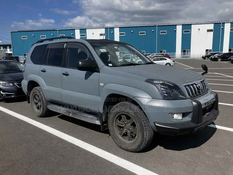 Toyota Land Cruiser Prado 2005 Gray