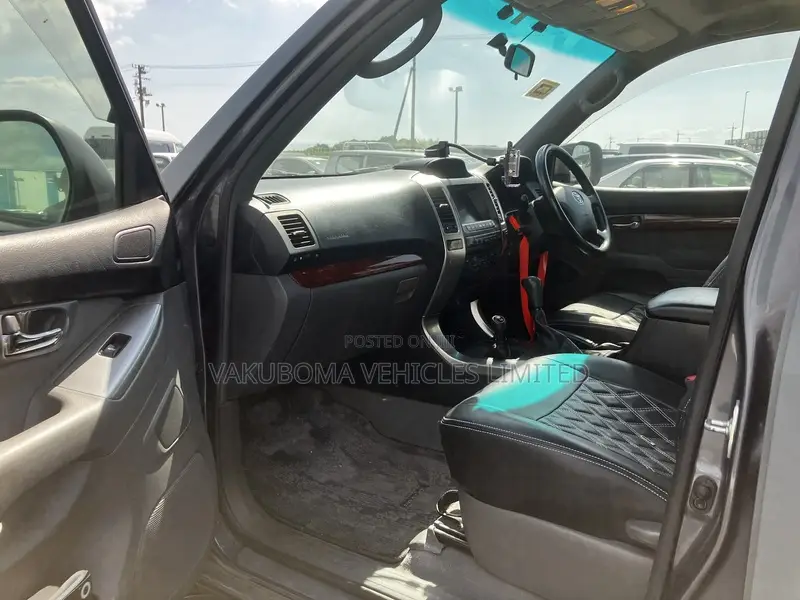 Toyota Land Cruiser Prado 2005 Gray