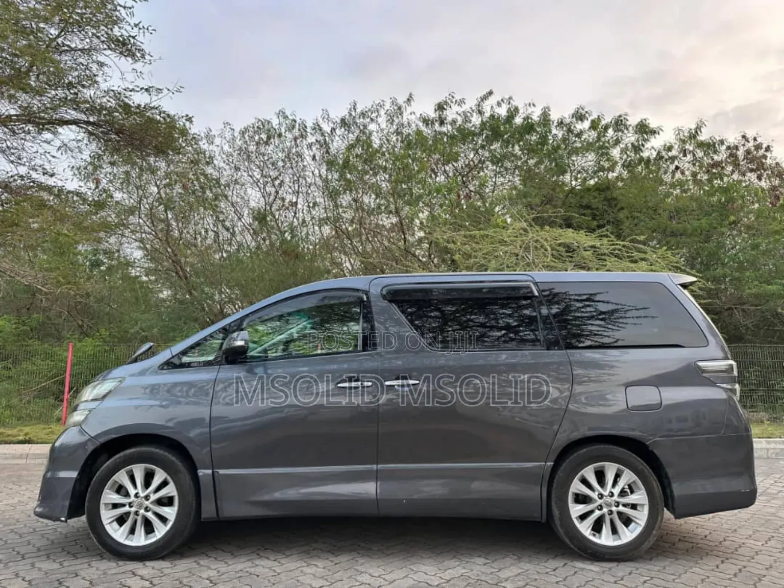 Toyota Vellfire 2009 Gray