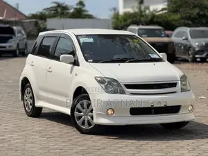 Photo - Toyota IST 2005 Pearl