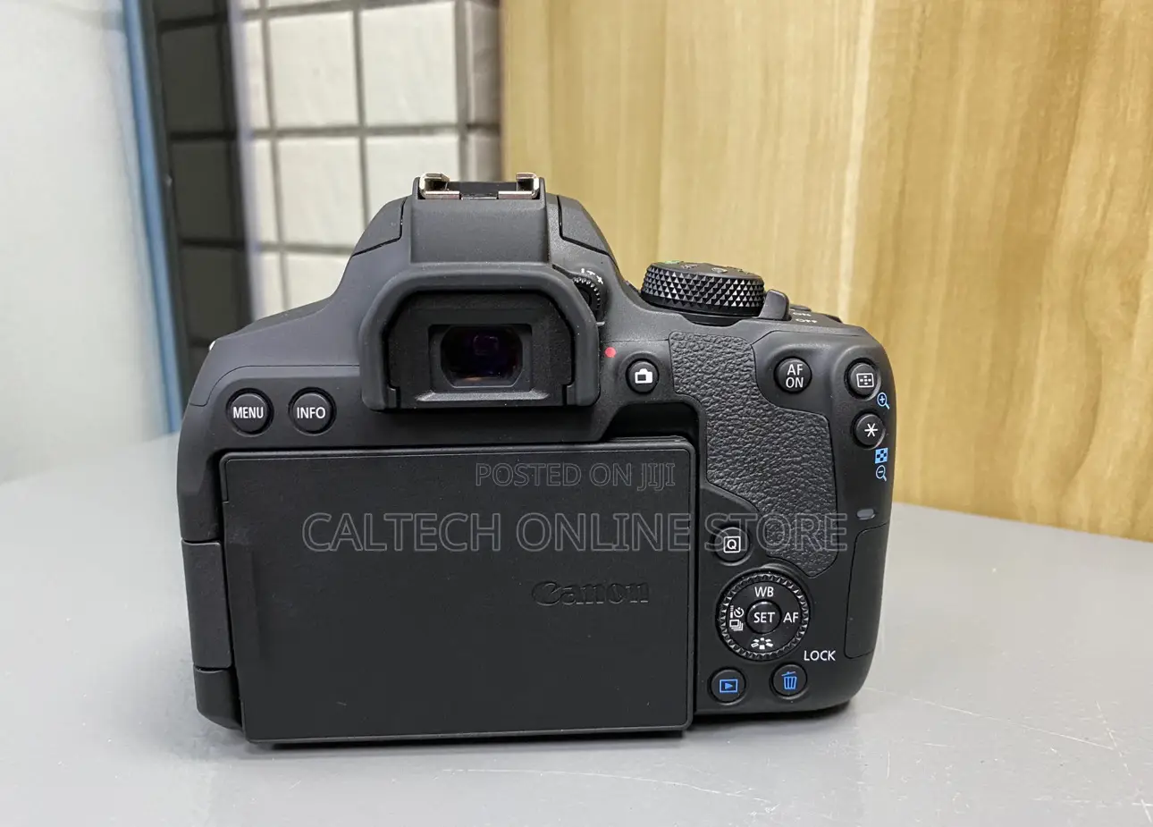 Canon 850d + 18-55mm Lens
