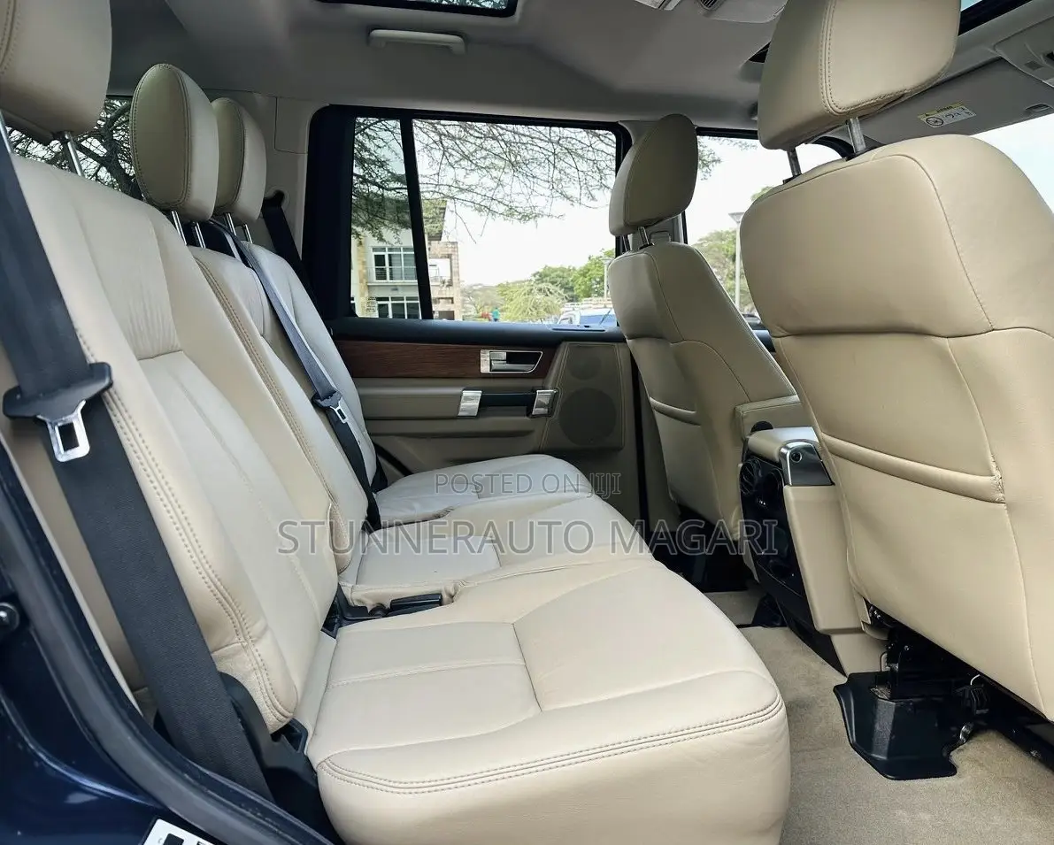 Land Rover Discovery 2014 Blue