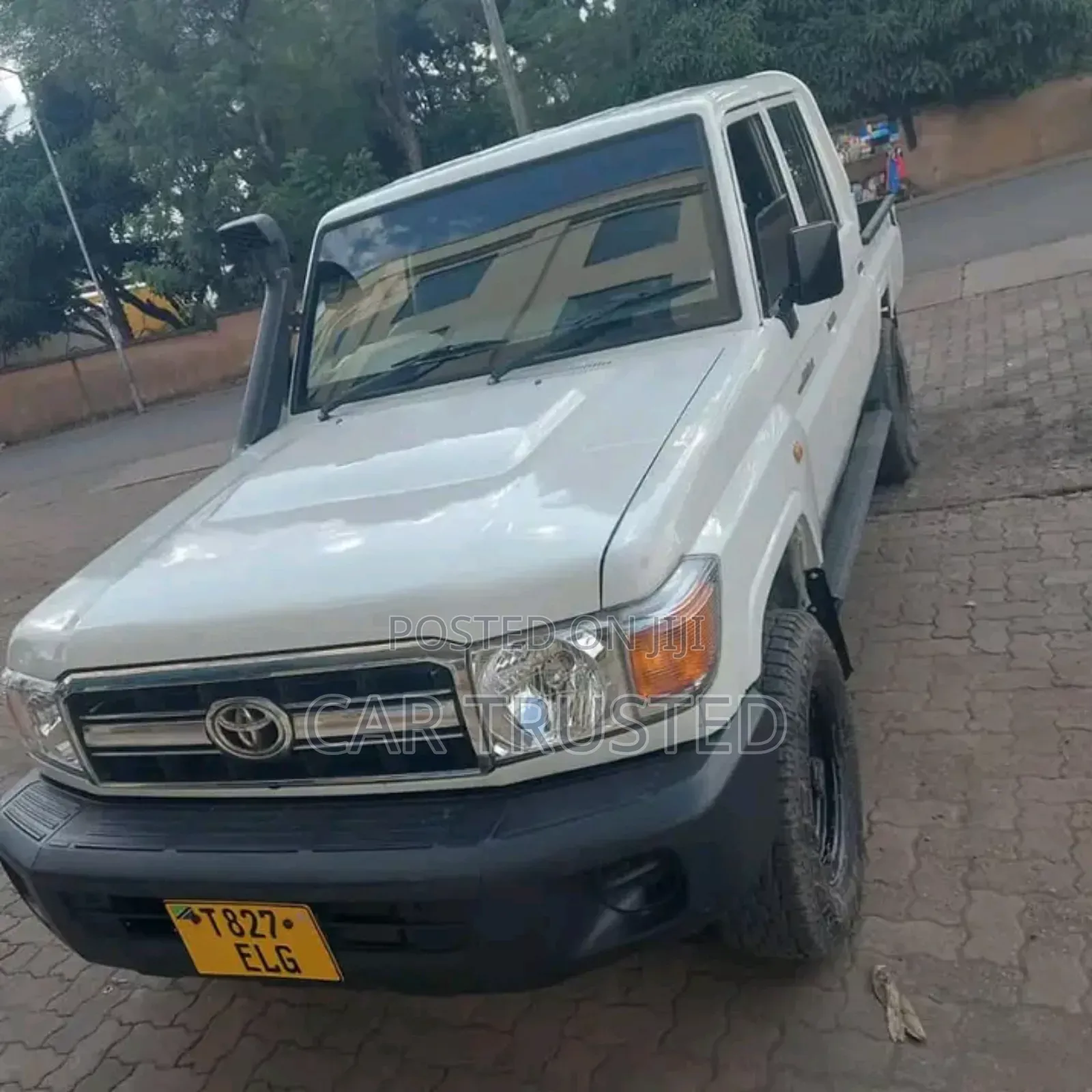 Toyota Land Cruiser 4.0 V6 DLX 2014 White