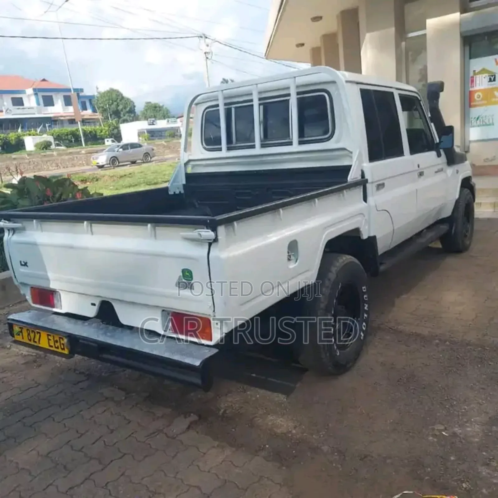 Toyota Land Cruiser 4.0 V6 DLX 2014 White
