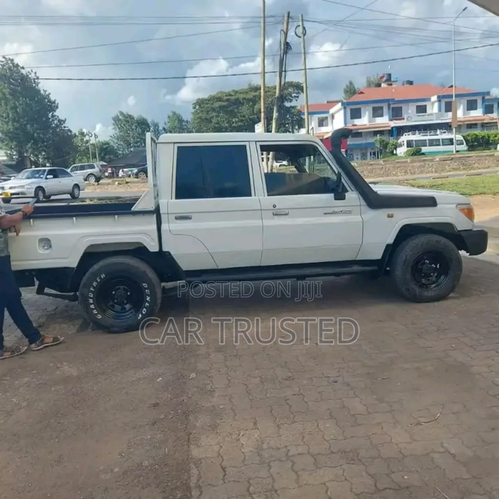 Toyota Land Cruiser 4.0 V6 DLX 2014 White