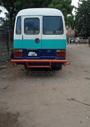 Toyota Coaster 2004