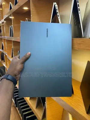 Laptop Samsung Galaxy Book3 360 15 NP750QFG 16GB Intel Core I7 SSD 1T