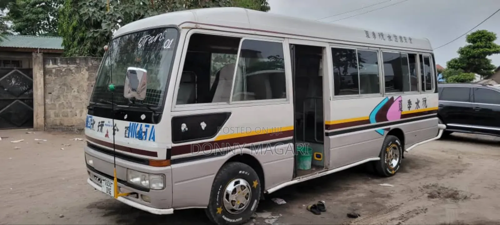 Mitsubishi Fuso Rosa 2000 White
