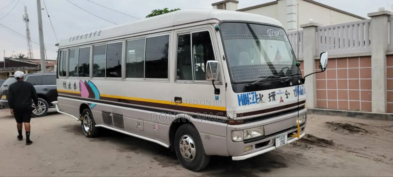Mitsubishi Fuso Rosa 2000 White