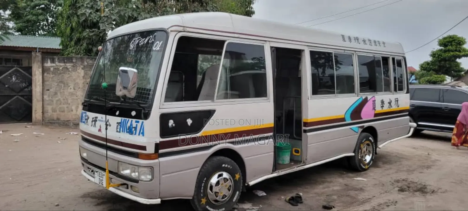 Mitsubishi Fuso Rosa 2000 White
