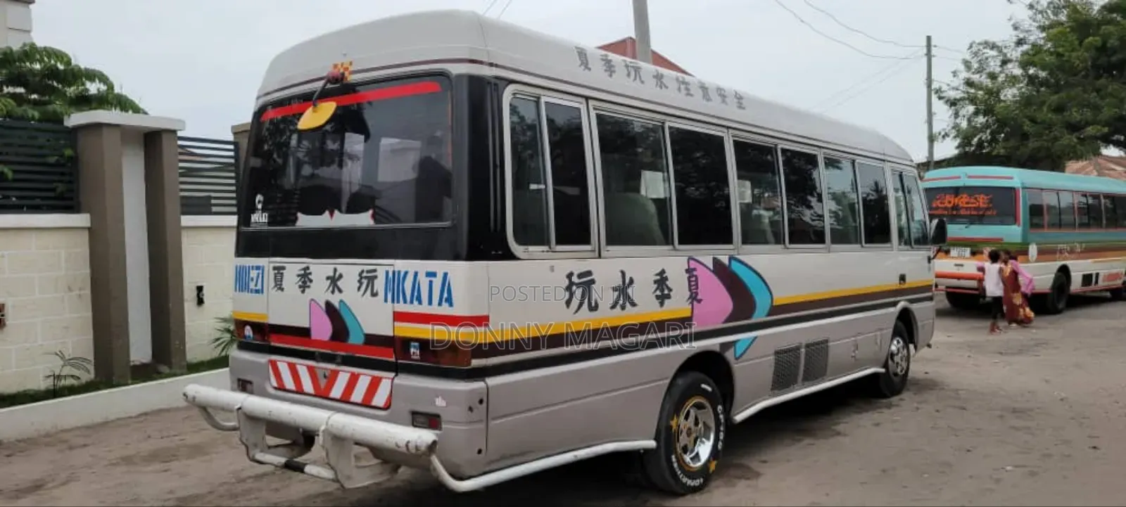 Mitsubishi Fuso Rosa 2000 White