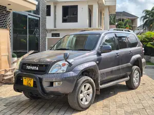 Photo - Toyota Land Cruiser Prado 3.0 D-4D 5dr 2005 Gray