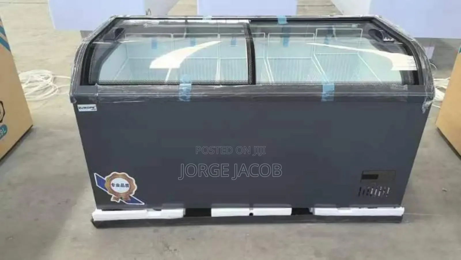 Commercial Chest Freezer With a Curved, Sliding Glass Lid