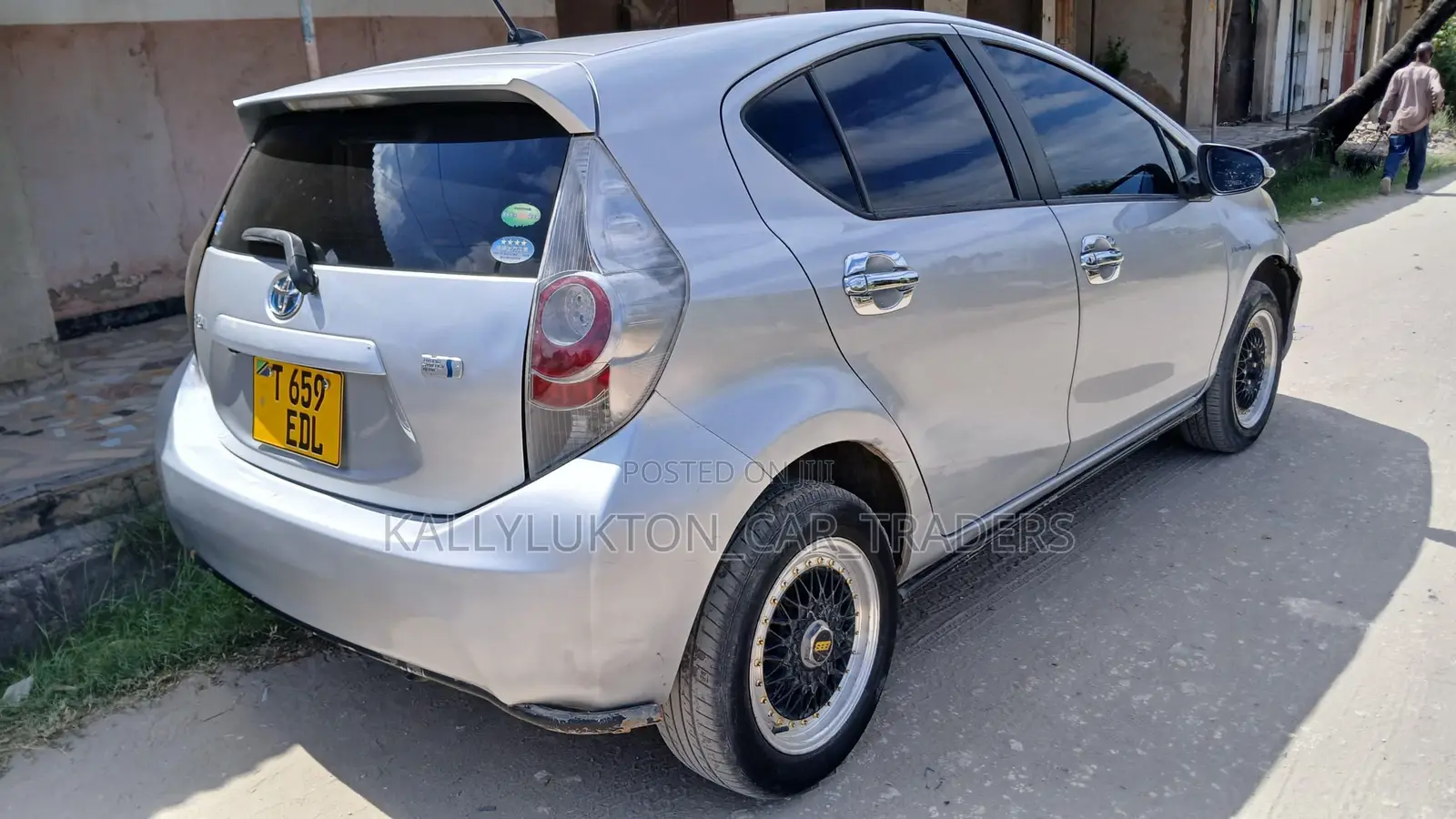Toyota Aqua 2012 Silver