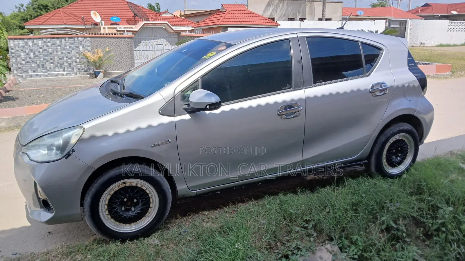 Toyota Aqua 2012 Silver