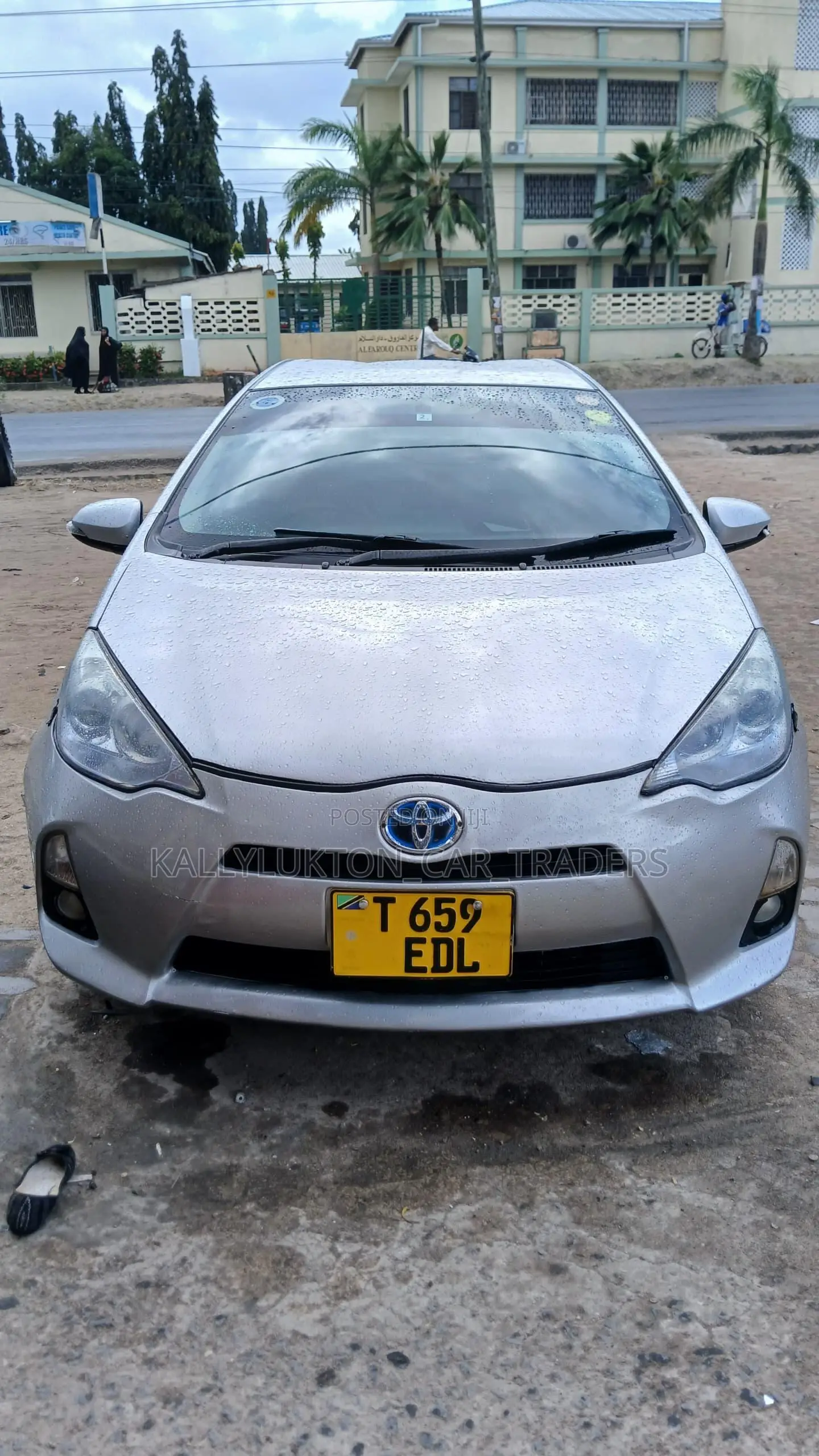 Toyota Aqua 2012 Silver