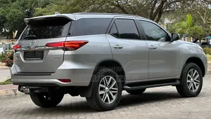 Toyota Fortuner 2018 Silver