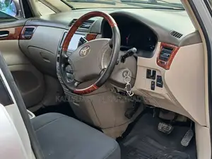 Toyota Ipsum 2004 Silver