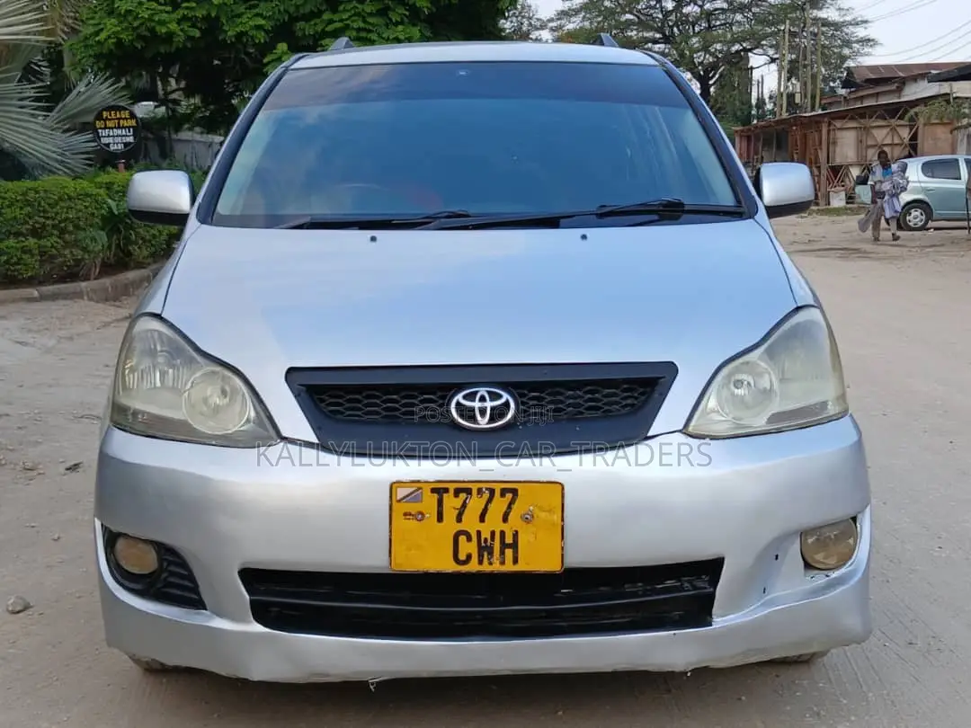 Toyota Ipsum 2004 Silver