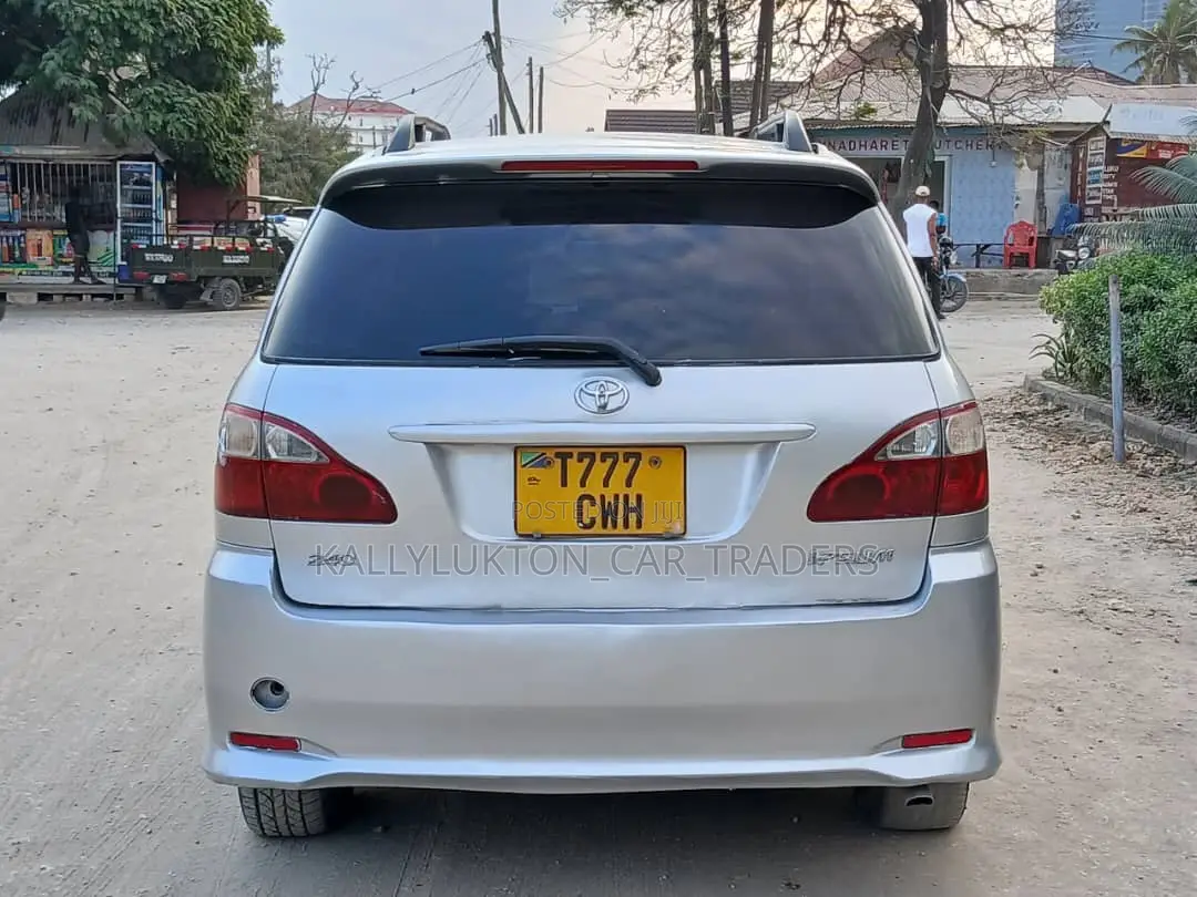 Toyota Ipsum 2004 Silver