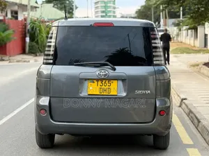 Toyota Sienta 1.5 AWD 2006 Gray