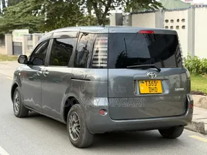 Toyota Sienta 1.5 AWD 2006 Gray