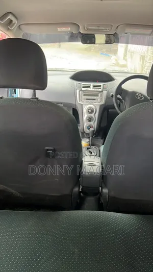 Toyota Vitz 1.3 FWD 5dr 2005 Blue