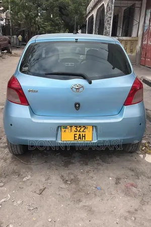 Toyota Vitz 1.3 FWD 5dr 2005 Blue