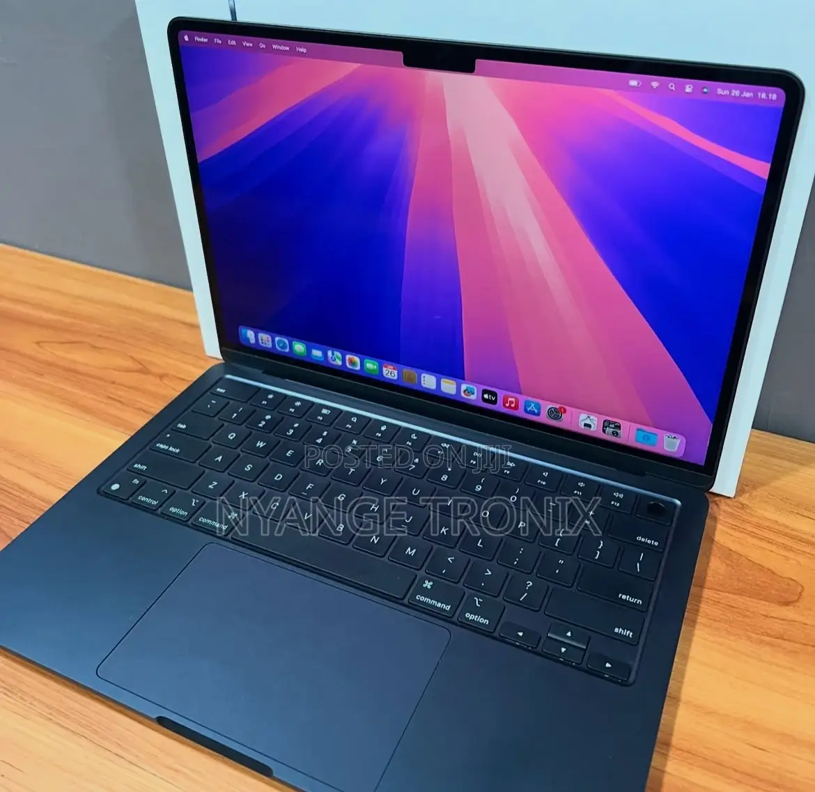 New Laptop Apple MacBook Air 2024 M3 13-Inch 8GB Apple M3 SSD 256GB