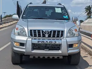 Photo - Toyota Land Cruiser Prado 3.0 D-4D 5dr 2006 Silver