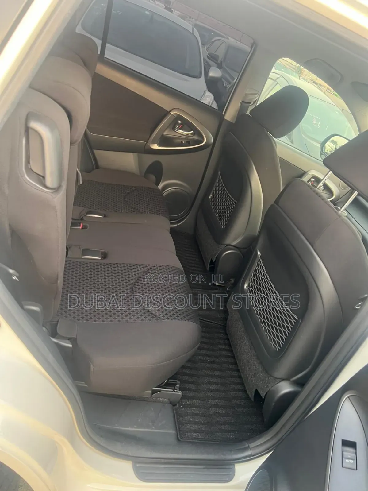 Toyota Vanguard 2011 White