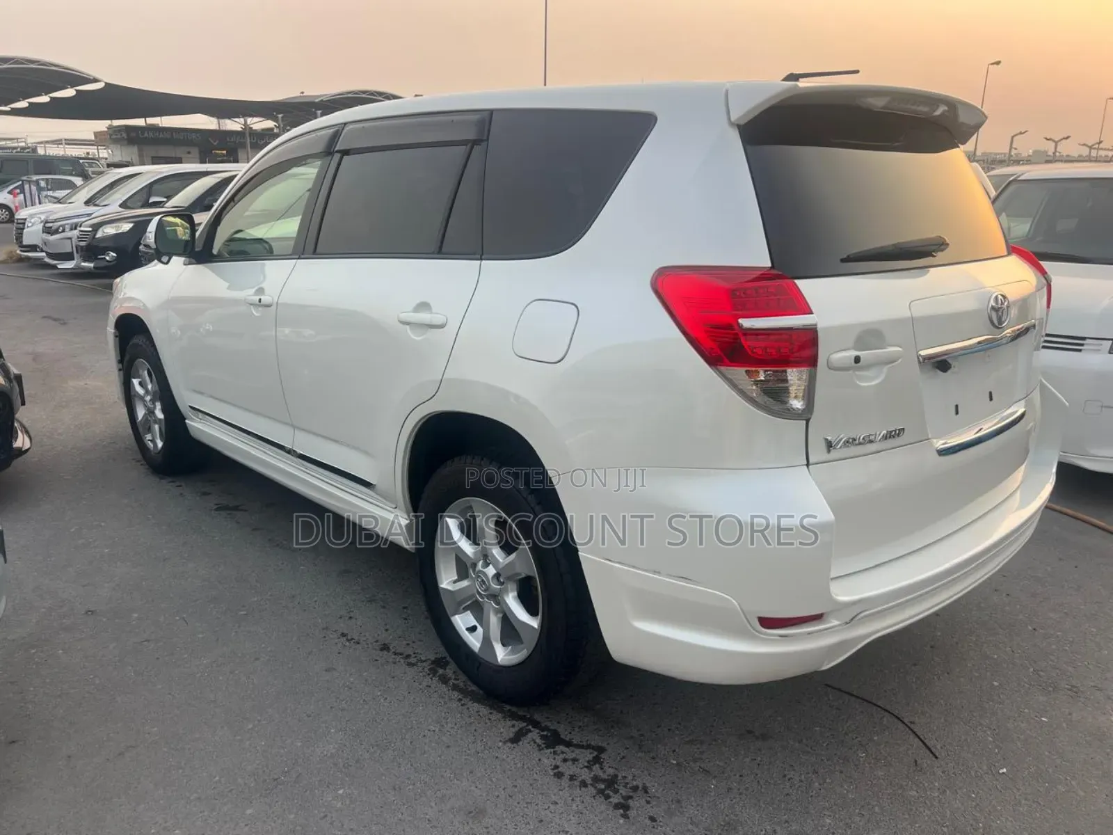 Toyota Vanguard 2011 White
