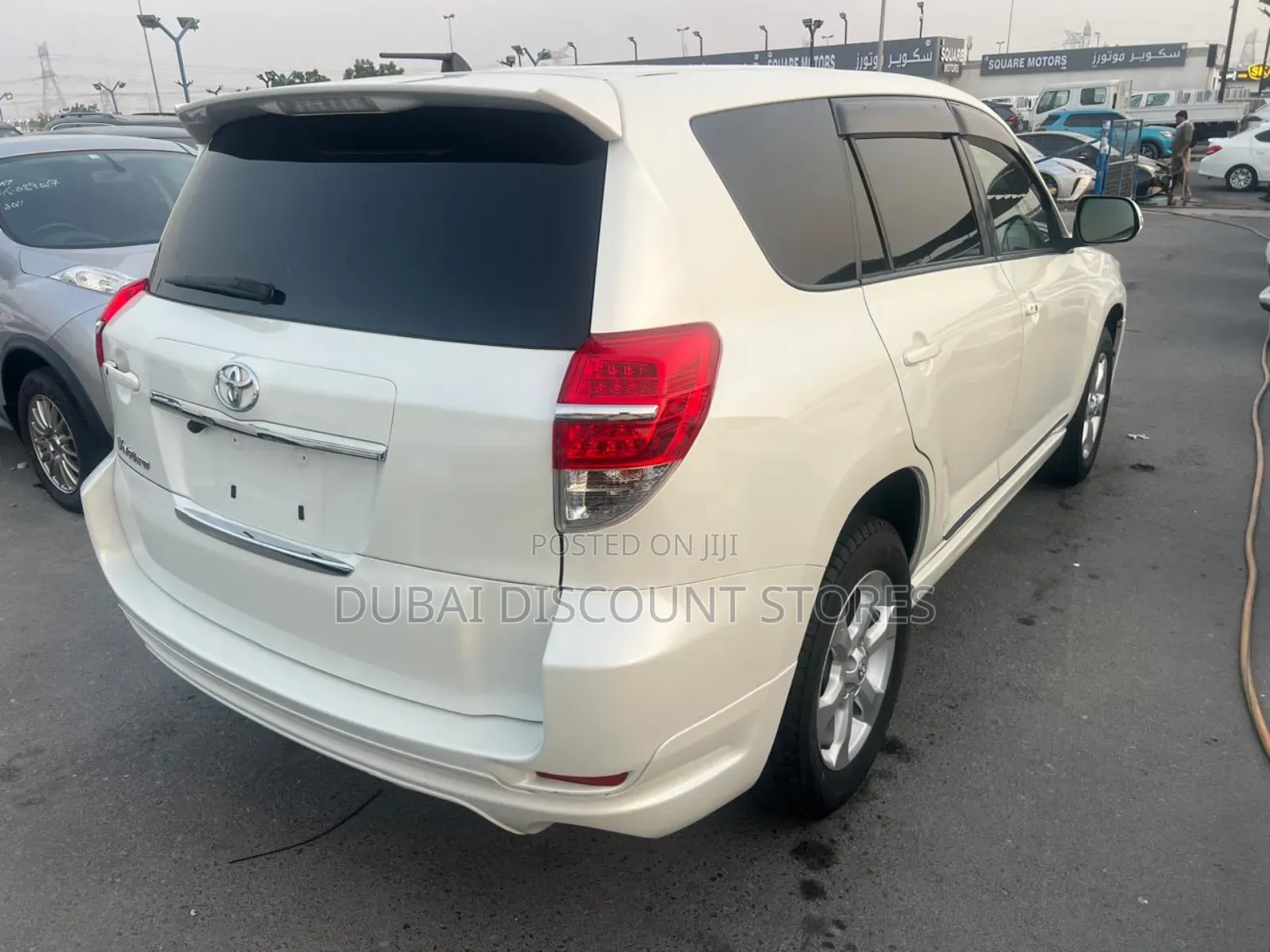 Toyota Vanguard 2011 White
