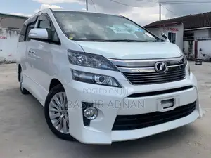 Photo - Toyota Vellfire 2013 White