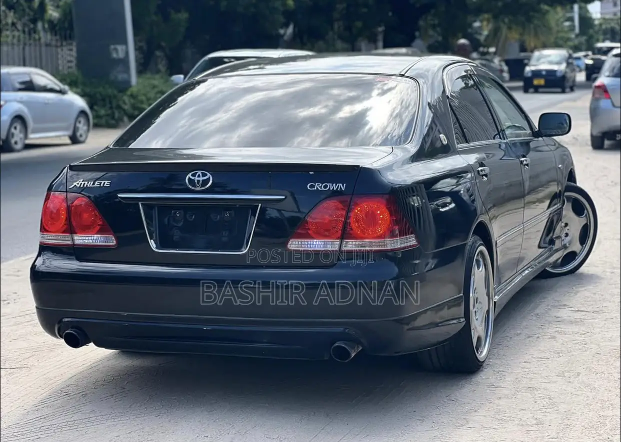 Toyota Crown 2005 Black