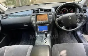 Toyota Crown 2005 Black