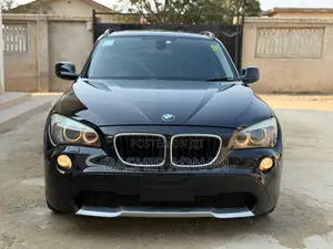 Photo - BMW X1 2010 Black
