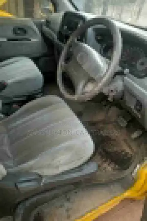 Toyota Noah 2001 Yellow