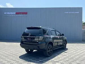 Toyota Fortuner 2005 Black