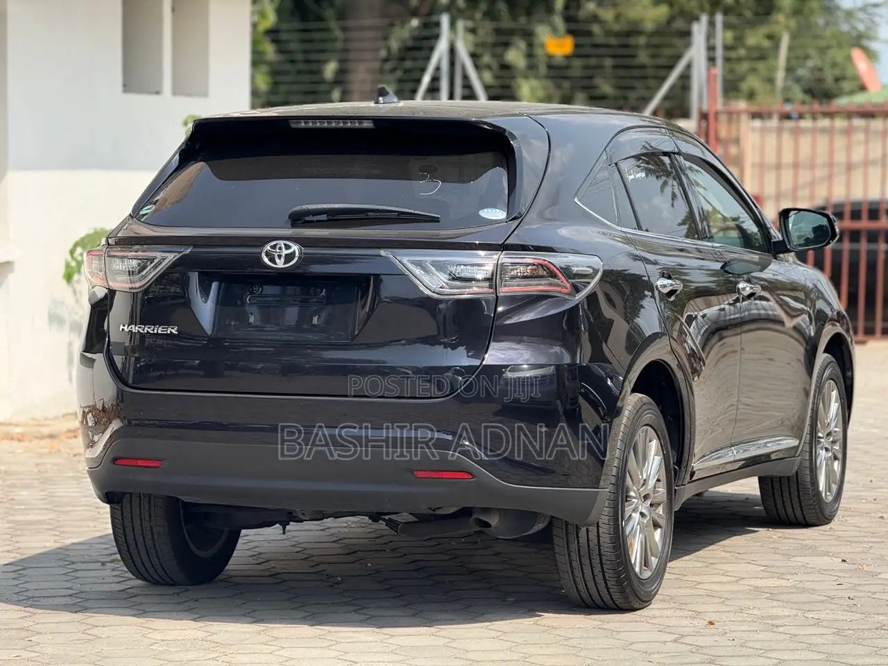 Toyota Harrier 2.0 2015 Purple