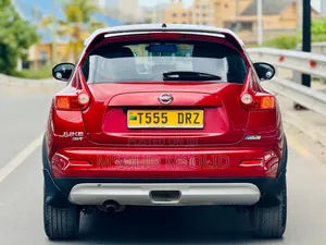 Nissan Juke 2011 Red