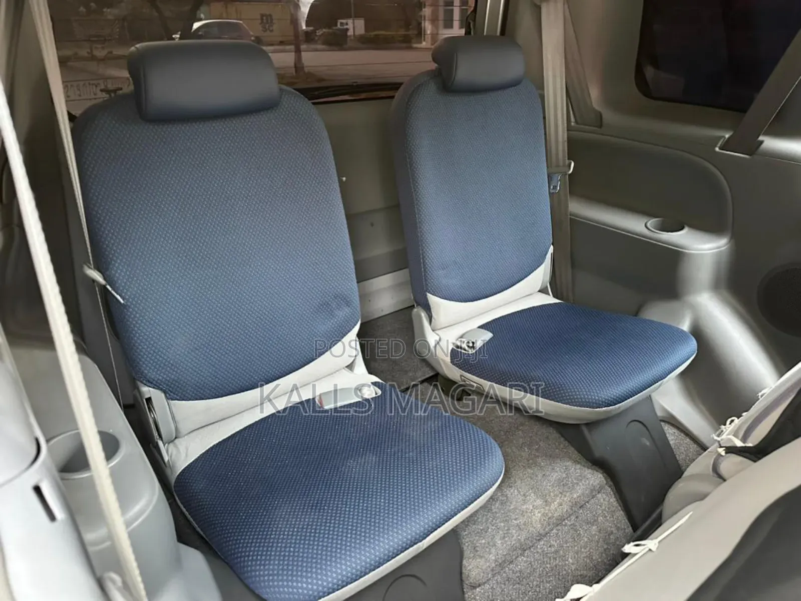Toyota Sienta 2008 Silver