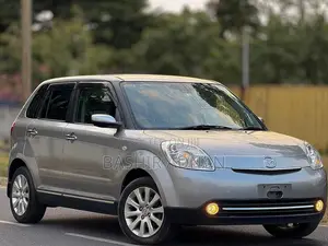Photo - Mazda Verisa 2008 Silver