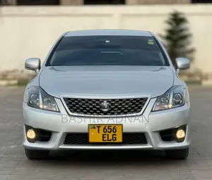 Photo - Toyota Crown 2010 Silver