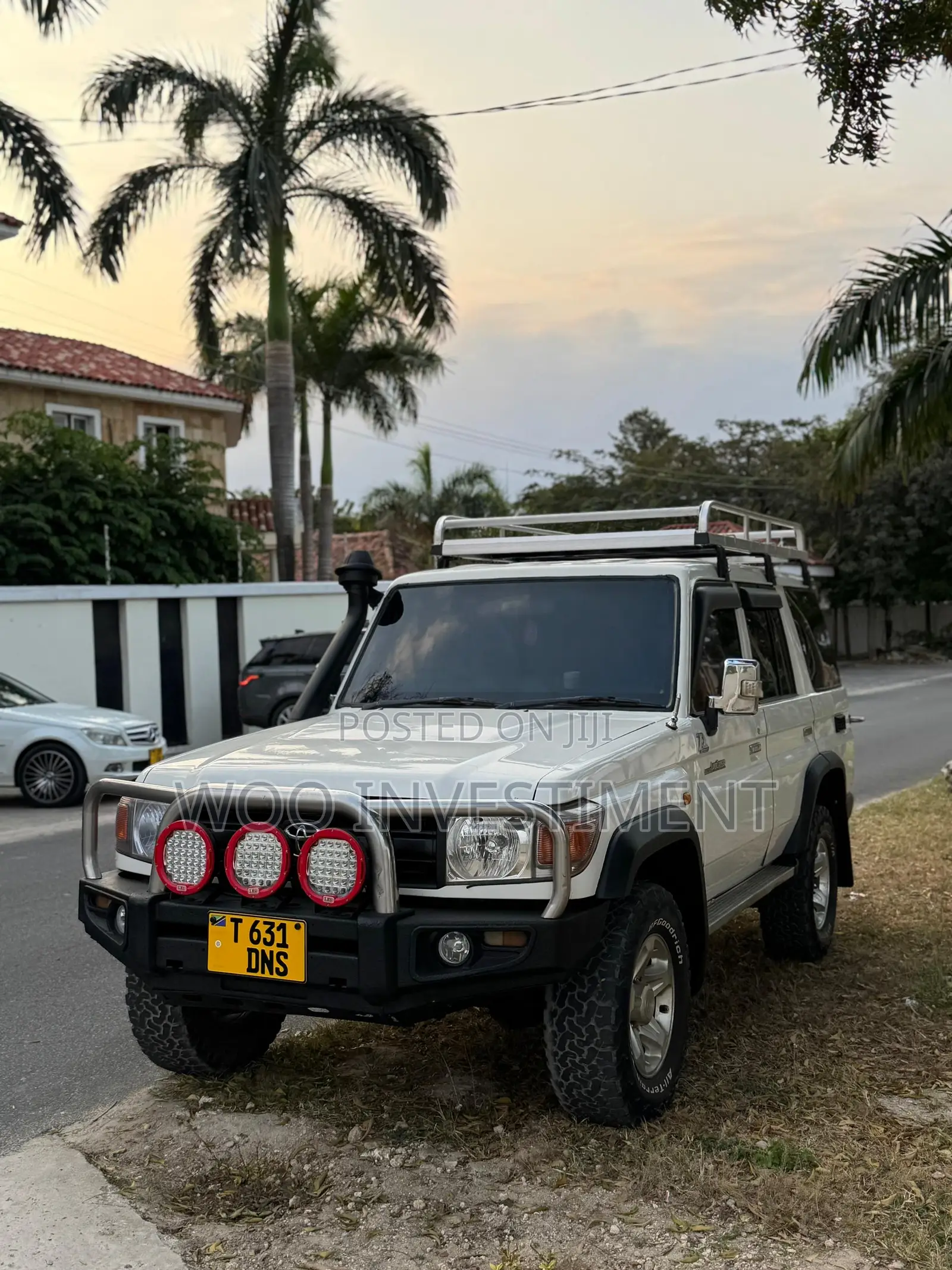 Toyota Land Cruiser 2010 White