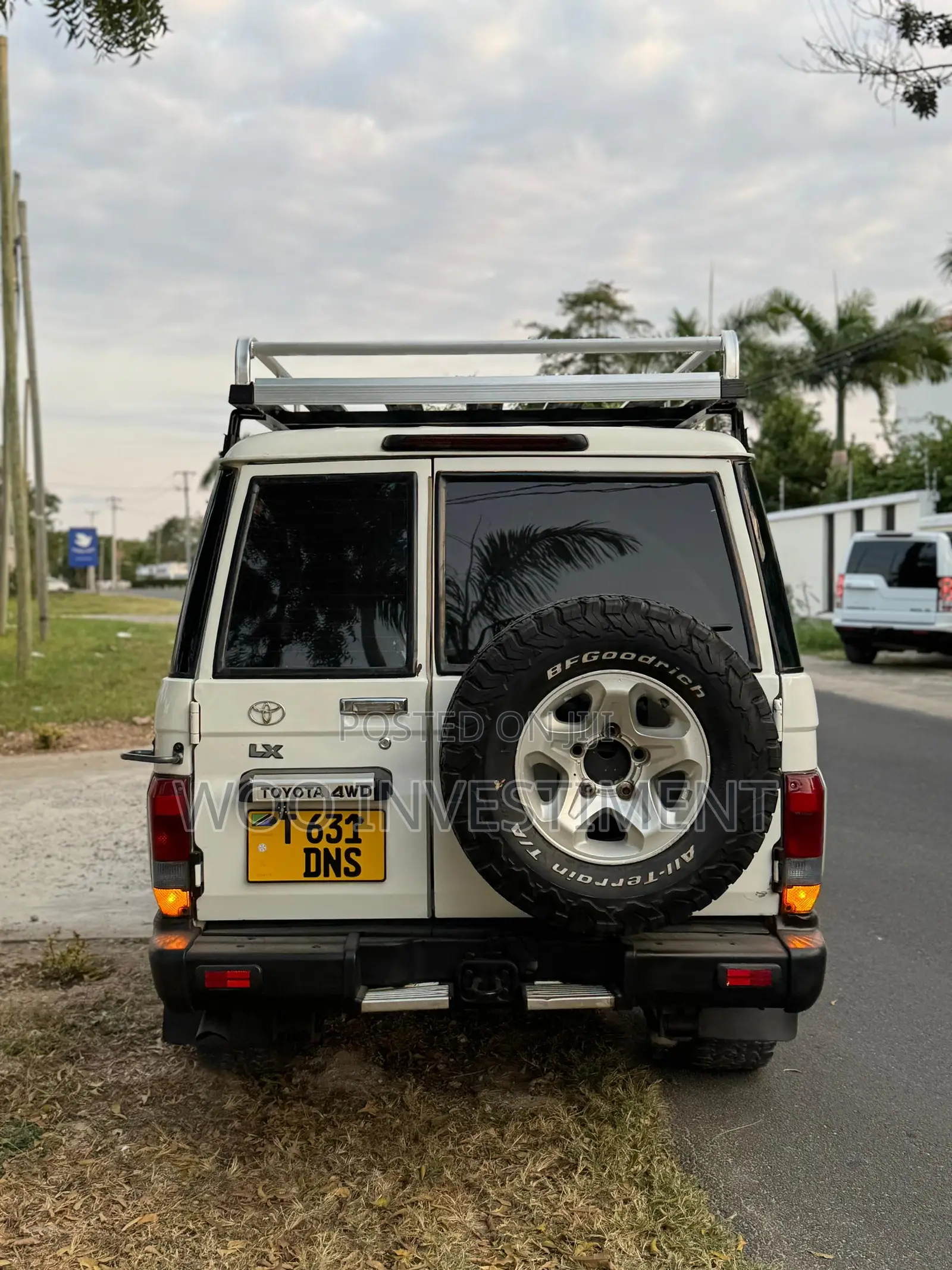 Toyota Land Cruiser 2010 White