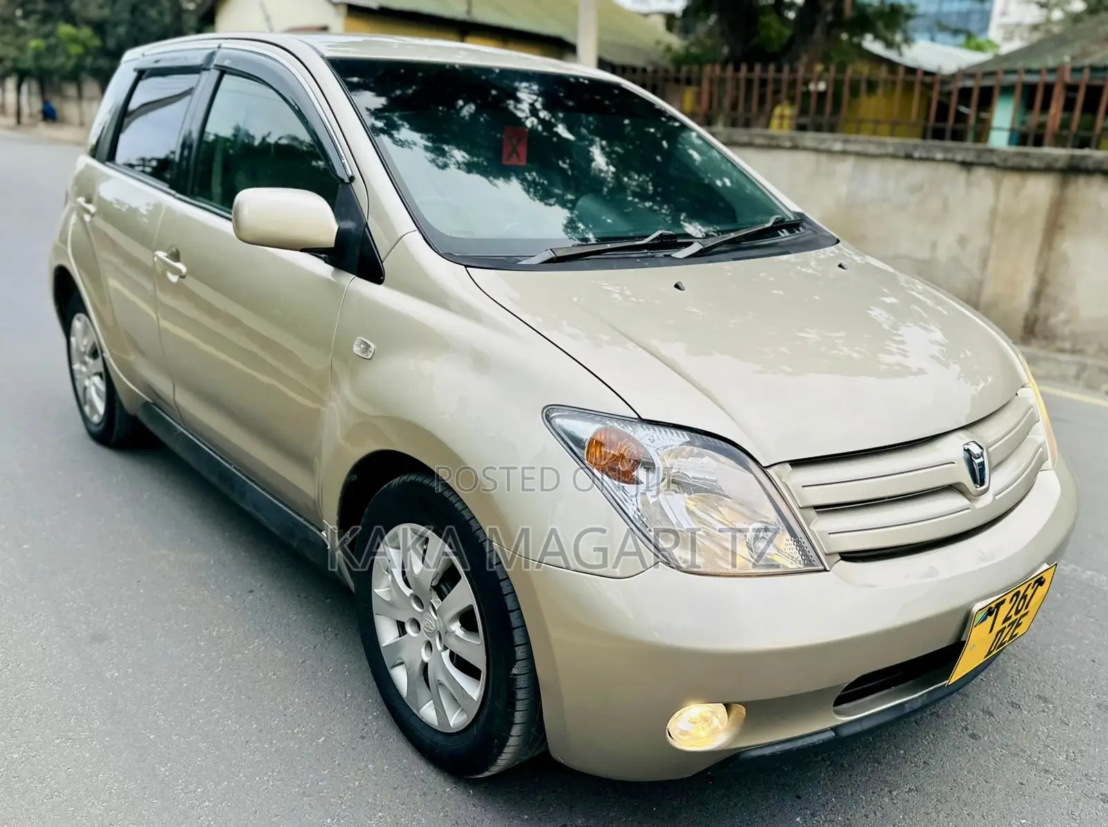 Toyota IST 2006 Gold
