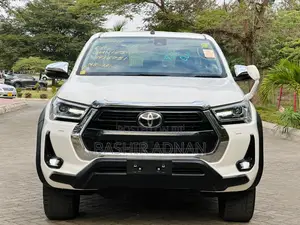 Photo - Toyota Hilux 2.4 Diesel 2020 Pearl