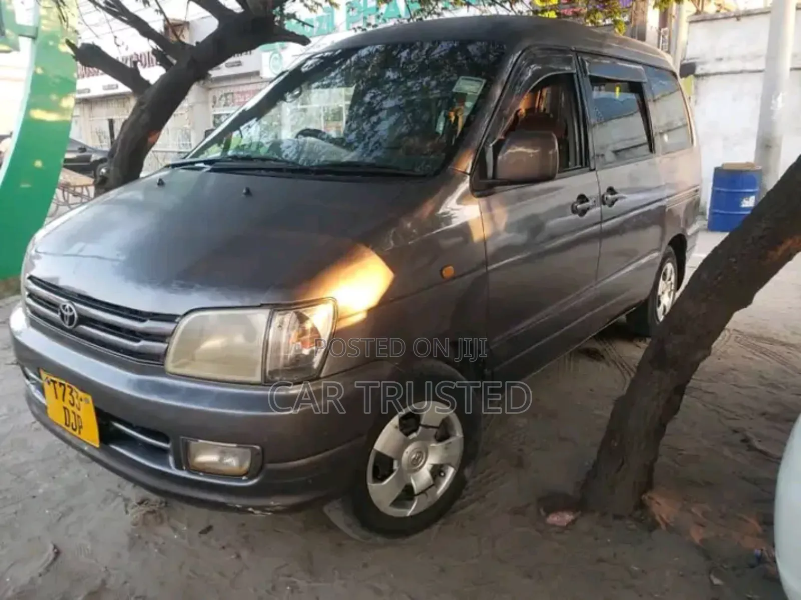 Toyota Noah 2.0 AWD (8 Seater) 2001 Gray
