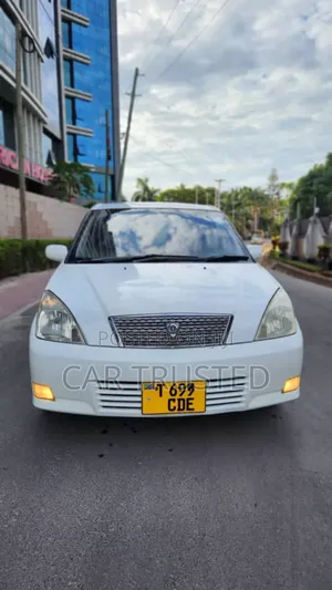 Toyota Opa 2002 White